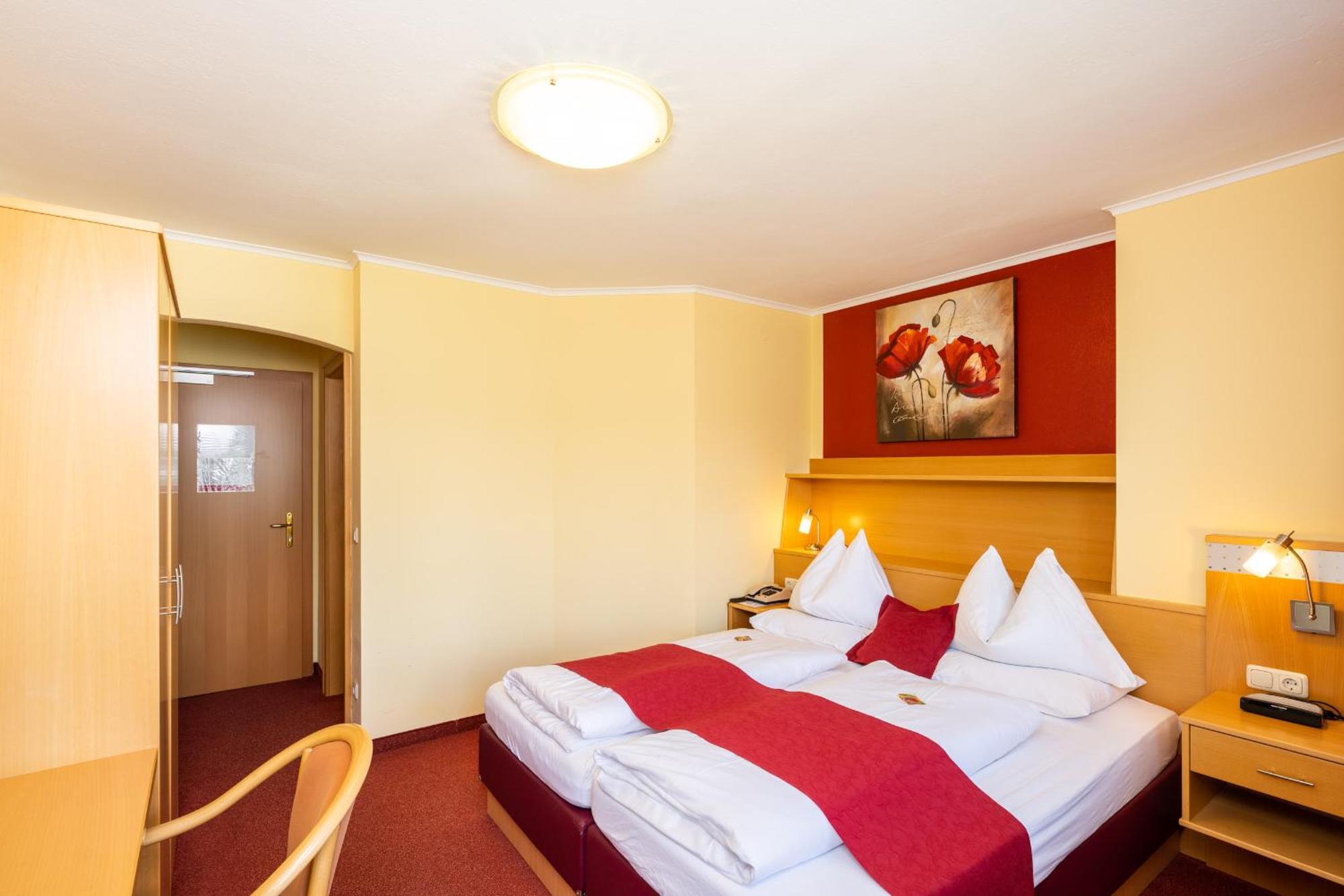 Strandhotel Schabus Фельден-ам-Вёртер-Зе Номер фото